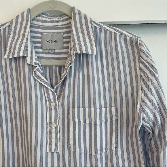 Rails Elle Button Down Pocket Blouse in Blue Admiral Stripe Size XS - Picture 6 of 7
